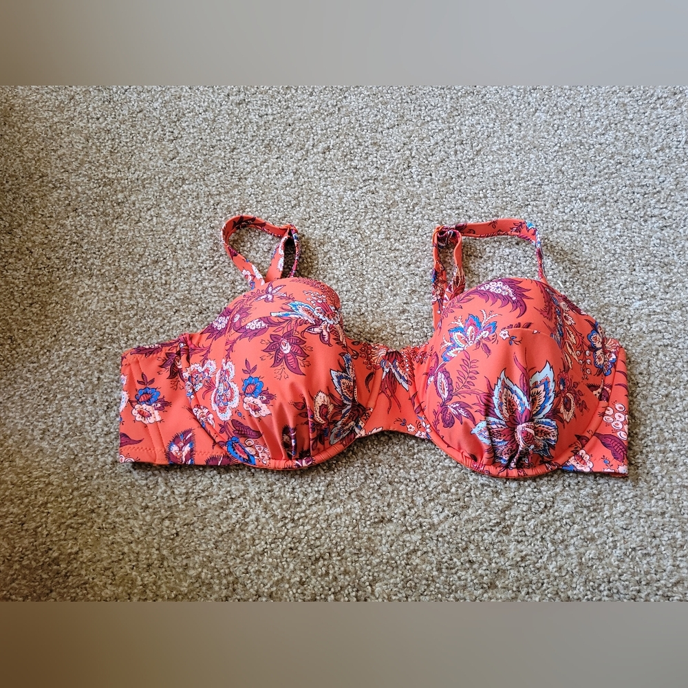Rhode Womans bathing suit bikini top Red/ Blue Zinna Underwire Size 22